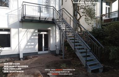 Rahmenbalkon, Stehbalkon, Wangentreppe, Gartentreppe, Lisenenbalkon,